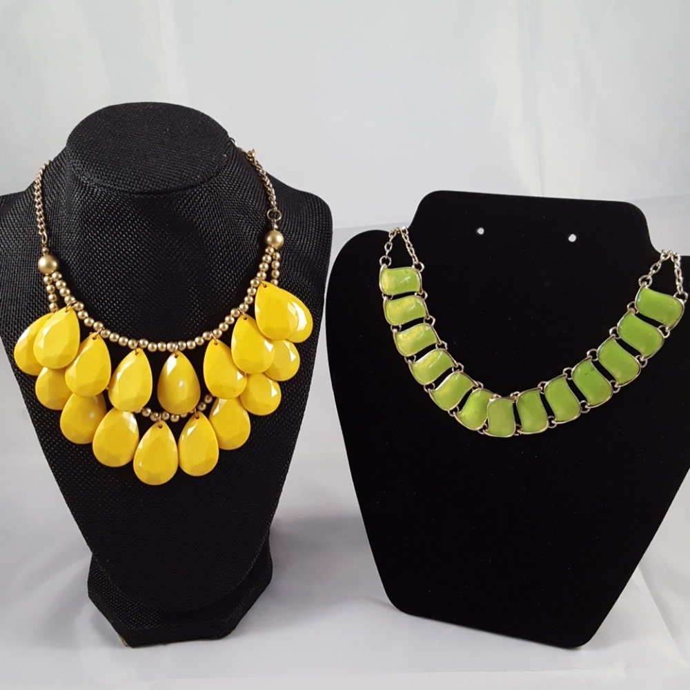Lot of 2 Necklaces - Yellow and Green